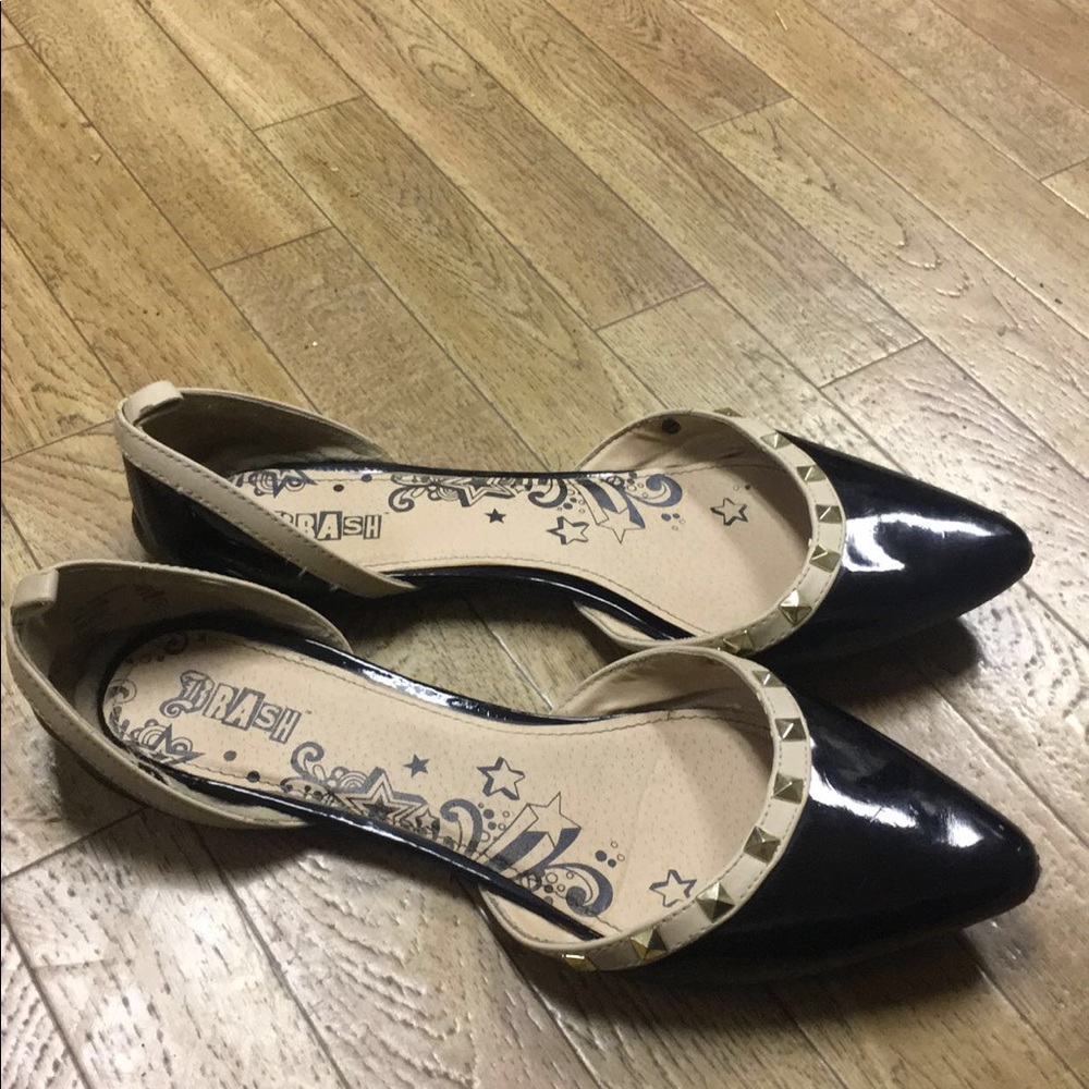 Pointed Flats
